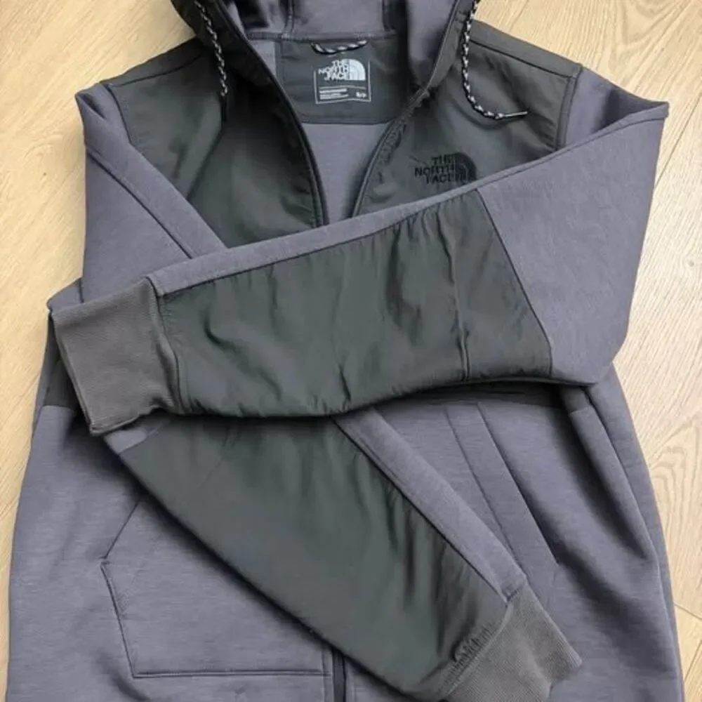 The North Face Men’s Full-Zip Thermal 3D Hoodie Grey size Small